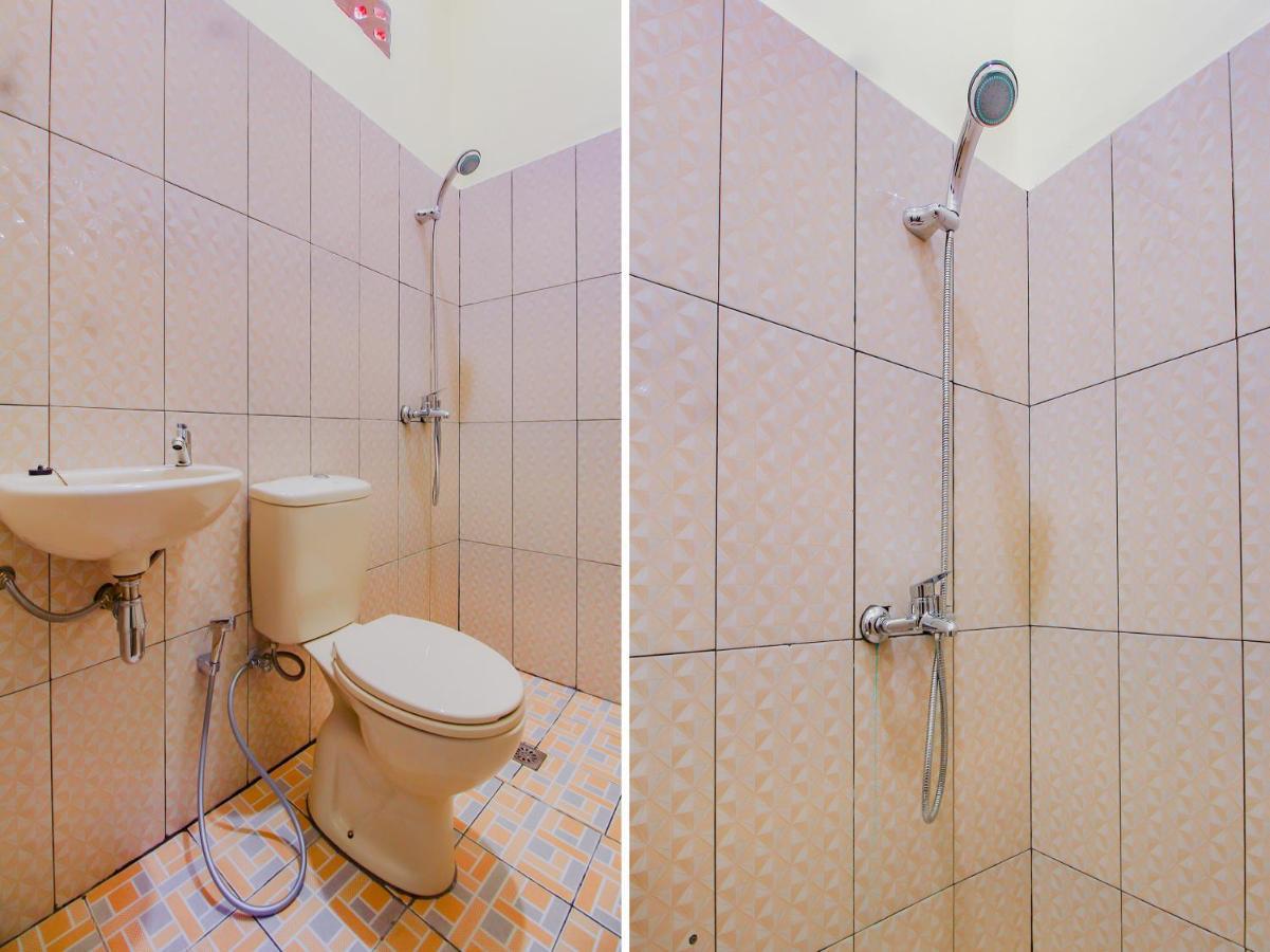 Oyo 90063 Silver Homestay Syariah Perabumulih Exterior photo